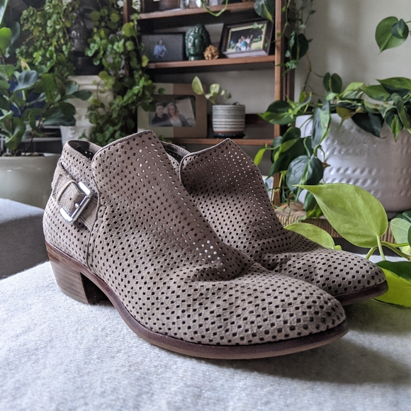 Sam Edelman | Paula | 7.5 | Perforated Suede Buckle Ankle Booties Tan - Picture 5 of 14